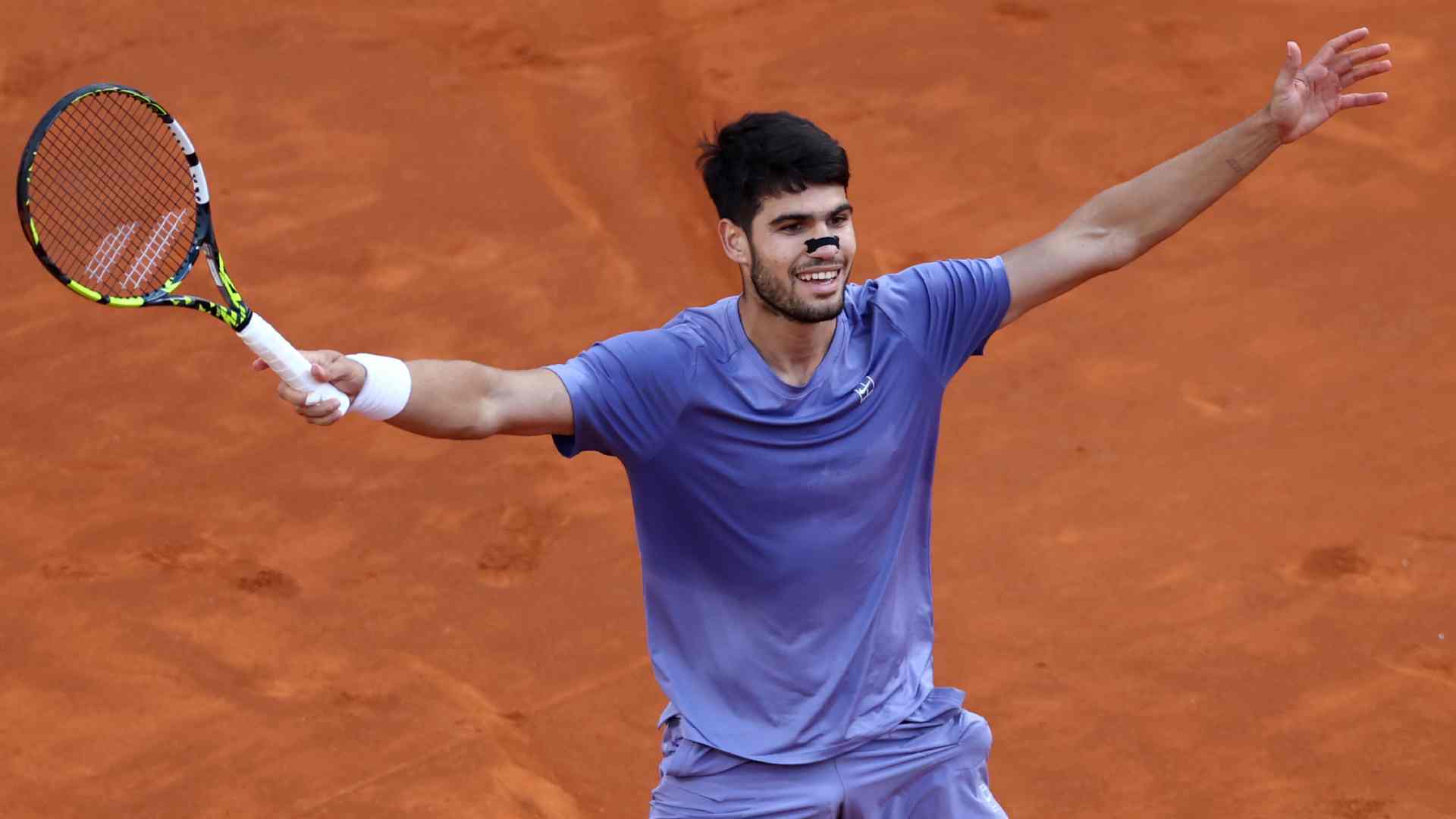 Alcaraz gana en roma 2025